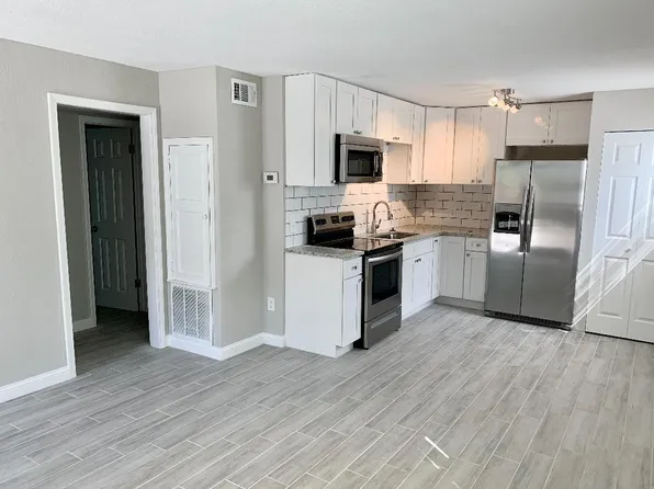 58 Dudley St APT 2, Atlantic Beach, FL 32233