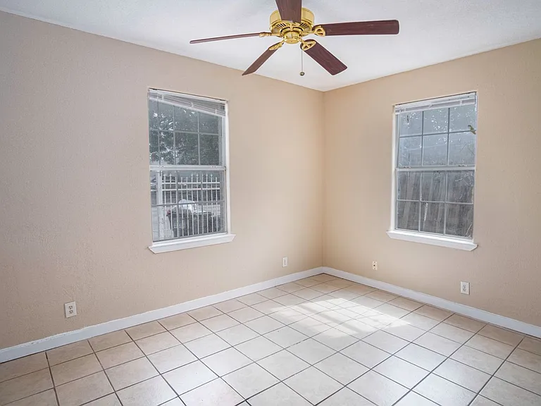 717 N Colorado St — Photo 2