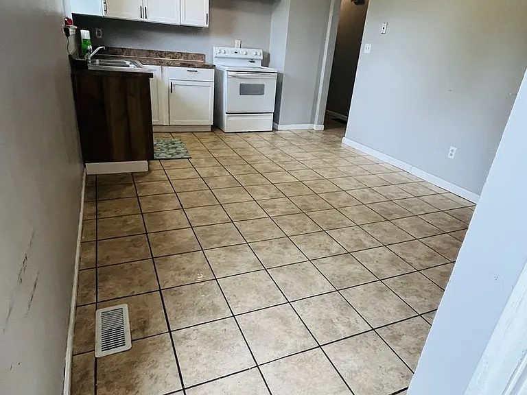 4920 Stokes Ct — Photo 8