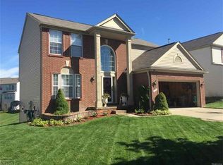 725 Heron Bay Ct, Pontiac, MI 48340