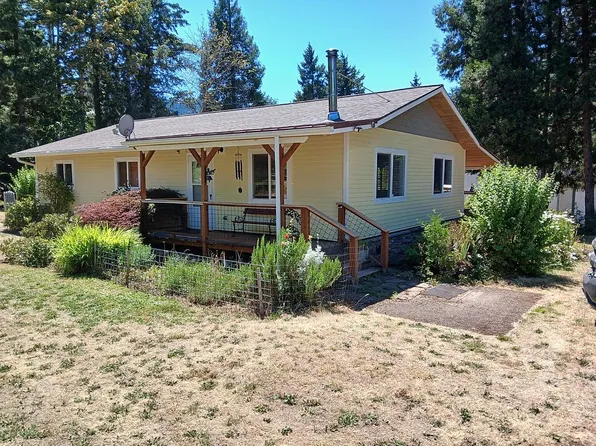 46979 Airport Rd, Oakridge, OR 97463