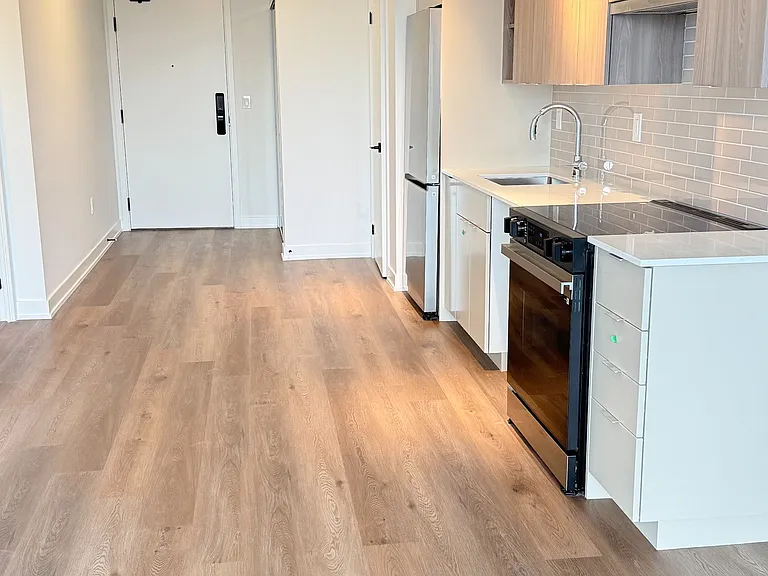 2075 Lakeshore Rd #1011 — Photo 7