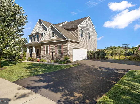 12 Paddock Way, West Grove, PA 19390