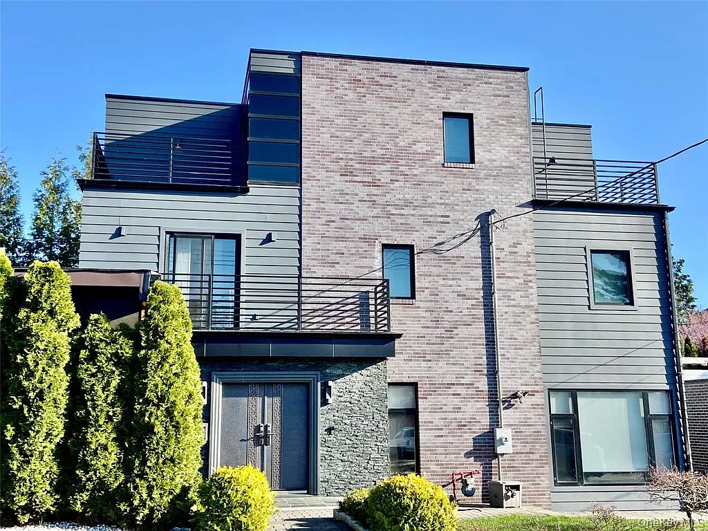 5 bed, 2412 sqft, $6,800 — Photo 2