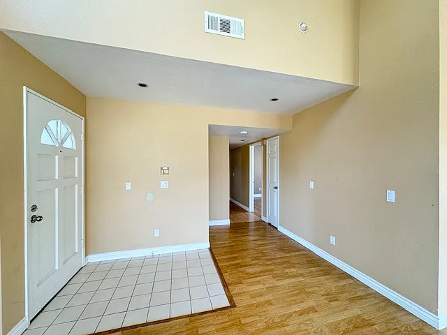9290 Towne Centre Dr #83 — Photo 7