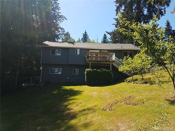 3rd image of 778 NE Woods Pl