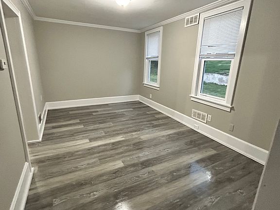 3rd image of 307 Woodside Ave