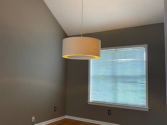 4th image of 6406 Applewood Ct