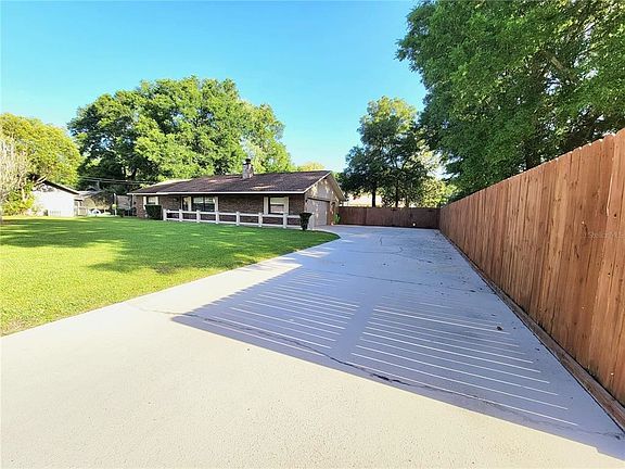 4th image of 2845 NE 31st Pl