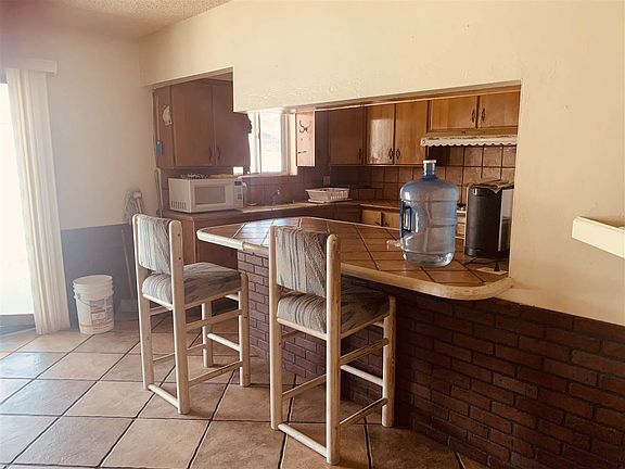 3rd image of 821 E Hacienda Dr