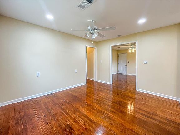 4th image of 1711 N Avenue I