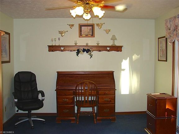 4th image of 35295 Chaucer Dr