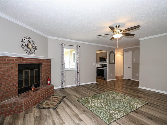 5th image of 711 Windfield Dr