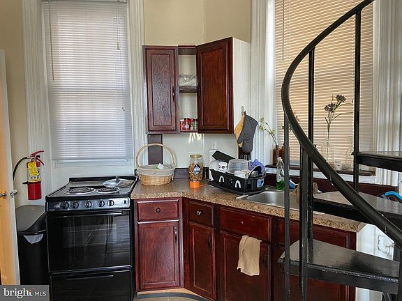 5th image of 3711 Lancaster Ave #1E