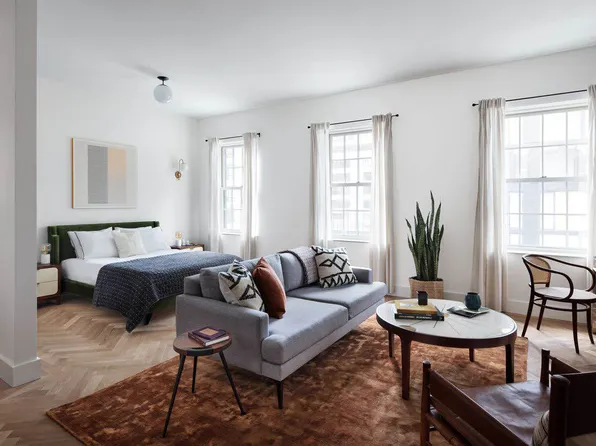 463 West 24th Street image 3 of 13