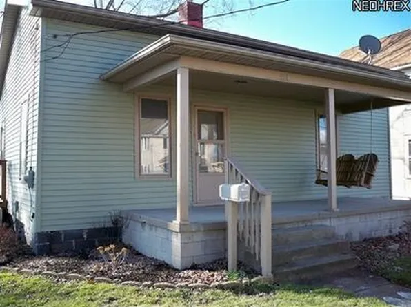 351 W Clark St, East Palestine, OH 44413