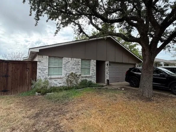 2915 Rayswood Dr, Carrollton, TX 75007