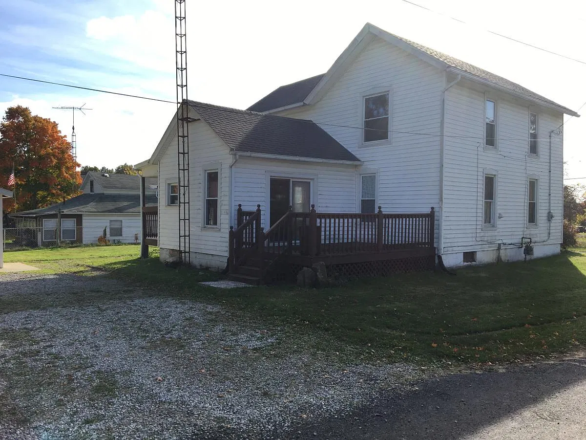 4 bed, 1736 sqft, $1,100 — Photo 3