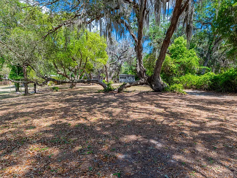 E Cowpen Lake Rd — Photo 40