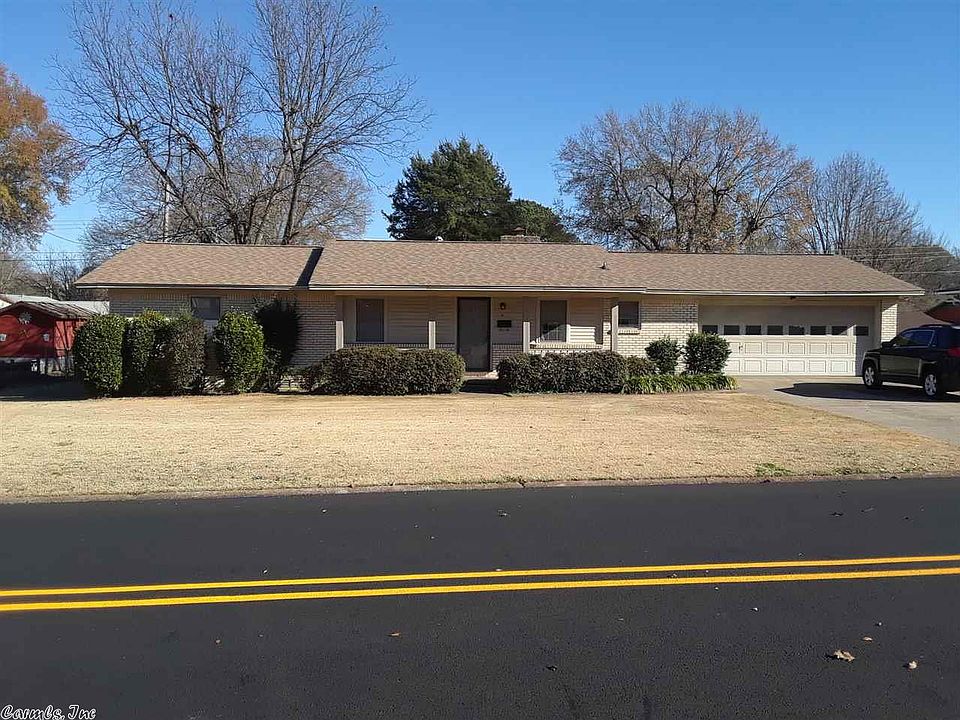 1st image of 14 Lynwood Dr