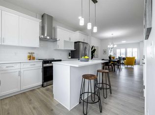 52 NE Andalusian Rd, Cochrane, AB T4C3B7