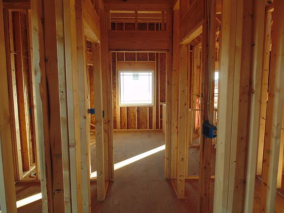 4th image of 121 Phillips Ests