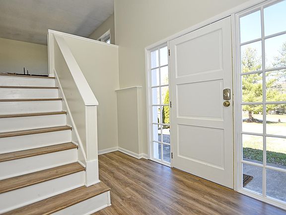 2nd image of 7530 Meadowview Dr