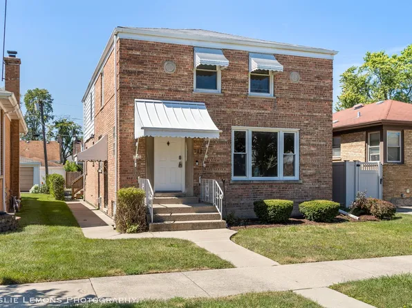 712 Newcastle Ave, Westchester, IL 60154