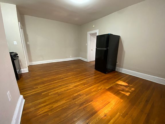 4th image of 380 1/2 Union Ave #202