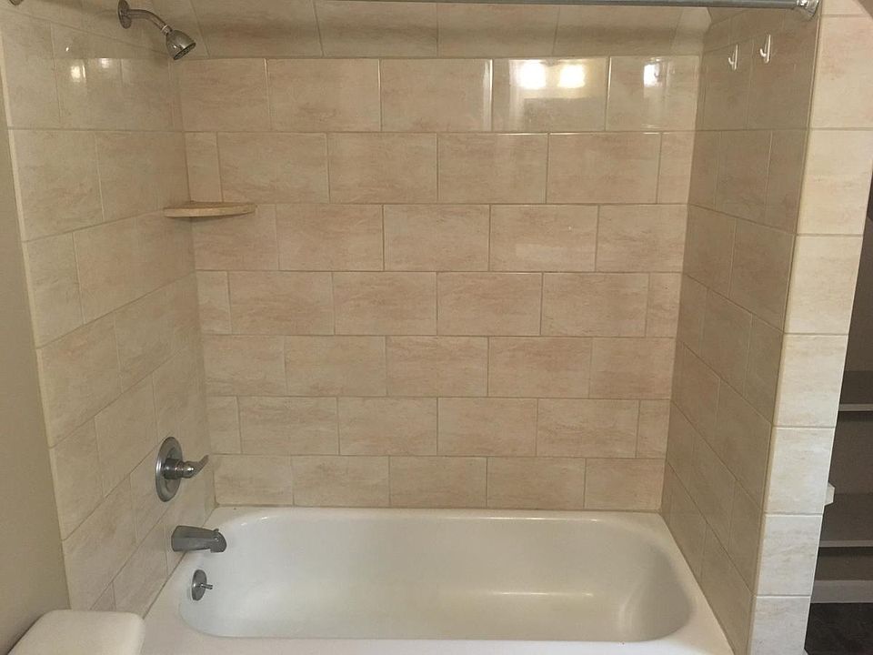 Tile tub surround.