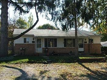 1st image of 800 E Grand River Ave