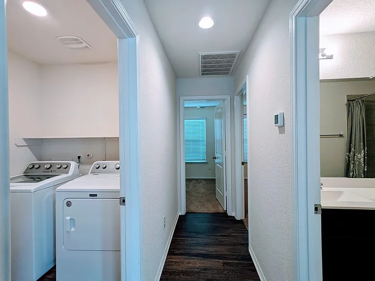 121 Dylan Dr — Photo 15