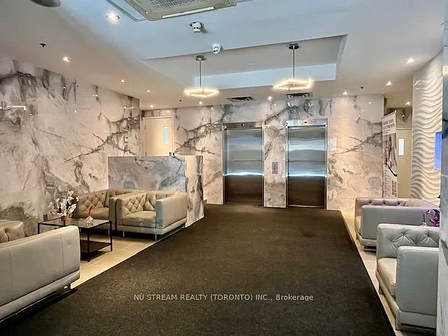 105 Victoria St #802 — Photo 2
