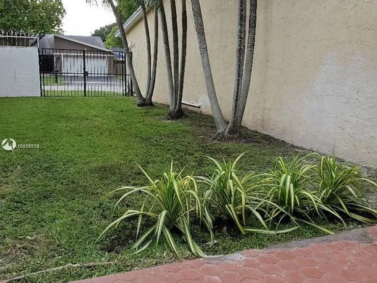 11405 SW 112th Ter — Photo 42