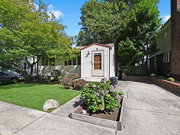 2nd image of 33 Douglas Ave