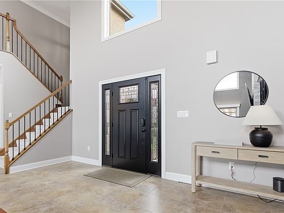 3rd image of 501 Kingston Cir