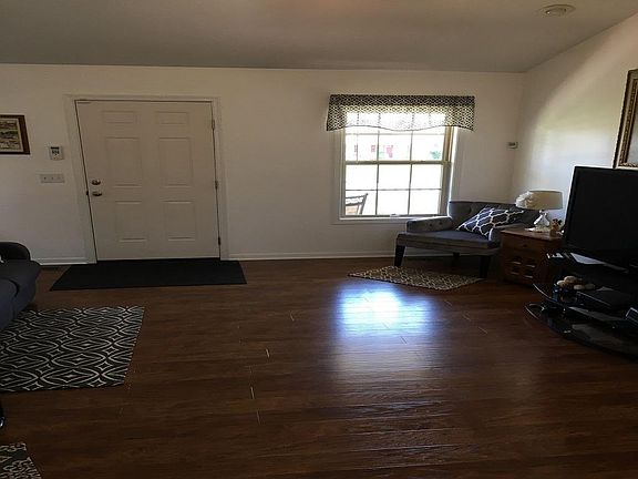 4th image of 306 Alfalfa Ln