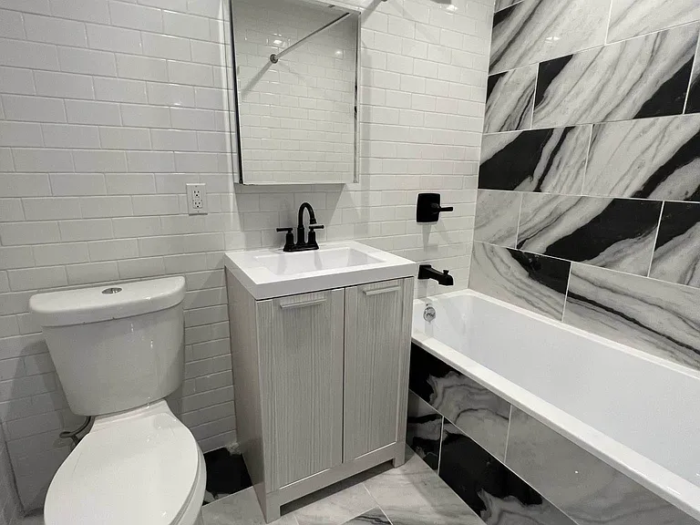 870 New York Ave #7 — Photo 8