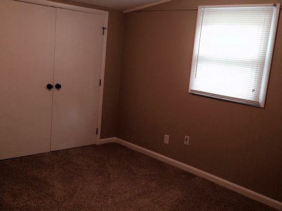 5th image of 509 Woodbury St
