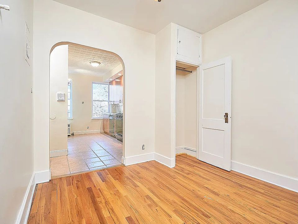 1st image of 227 8th St APT 3R