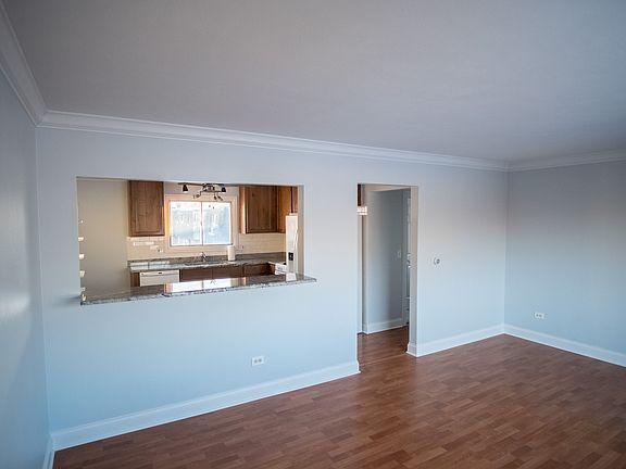 2nd image of 1051 Todd Farm Dr APT 3