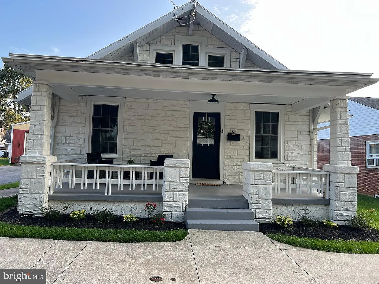 31 E Pine St photo 1