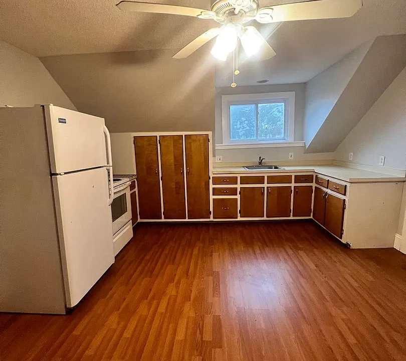 17 Burnham St - Blue Pod