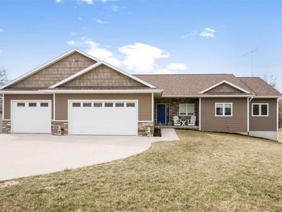 3105 E View Circle Dr, Riverside, IA, 52327