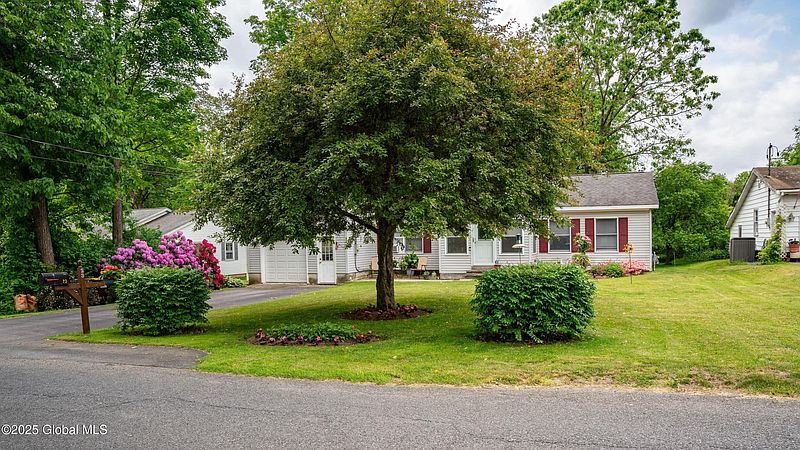 2nd image of 23 Thornberry Drive