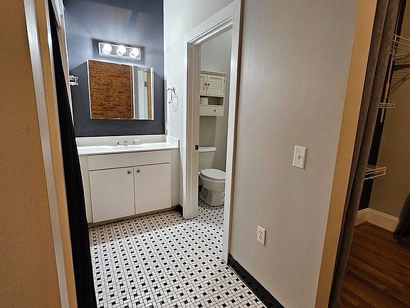 5th image of 1417 Market St APT 36