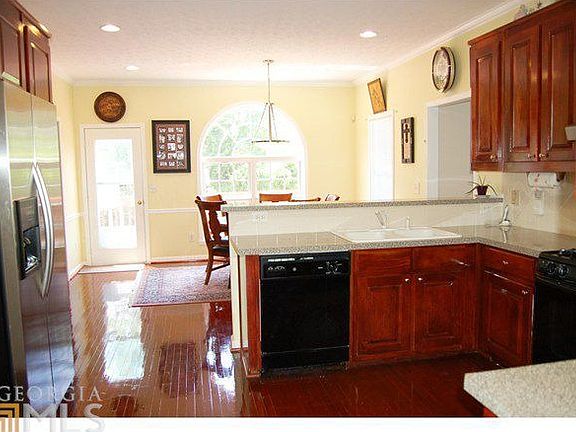 3rd image of 2700 Lake Commons Ct