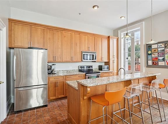 5th image of 619 Canal St APT 3A