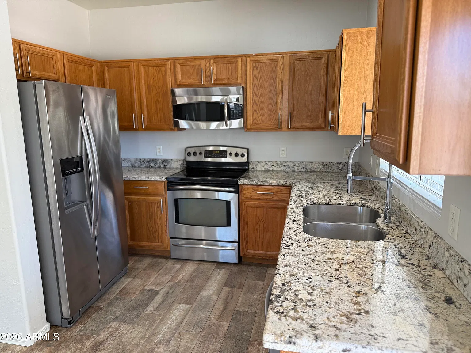 3 bed, 2.5 bath, 1874 sqft, $2,395 — Photo 3