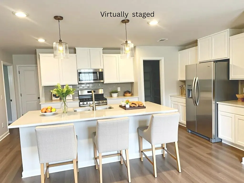 5 bed, 2577 sqft, $2,750 — Photo 2